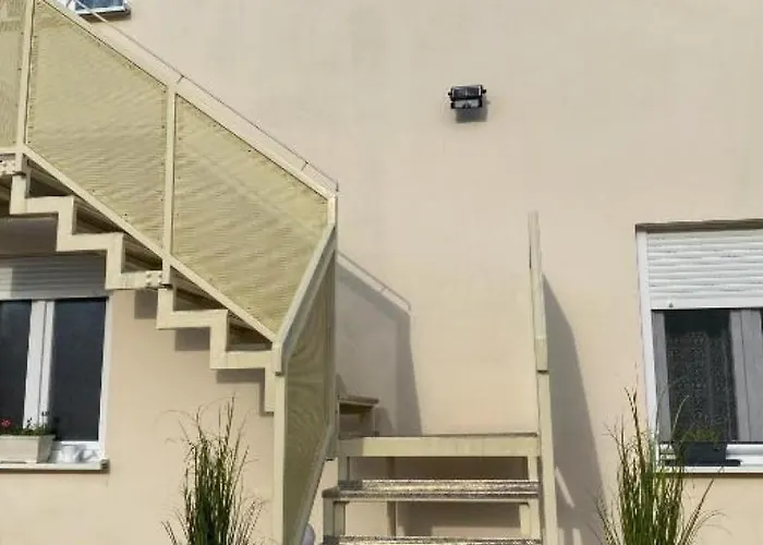 Jozephine 3 By Guide Póla