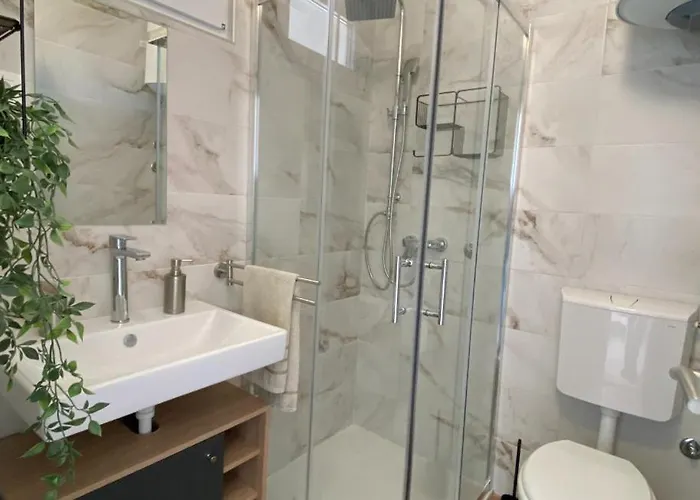 Jozephine 3 By Guide